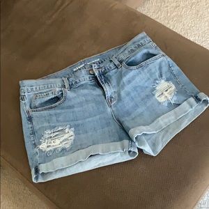 Old Navy boyfriend style denim shorts. Size 12.